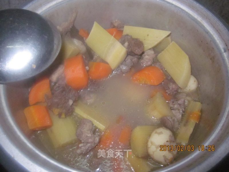 Lamb with Bamboo Cane, Horseshoe and Carrot in Clay Pot recipe