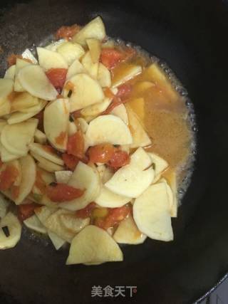 Stir-fried Potatoes with Tomatoes recipe