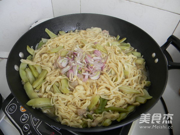 Braised White Kidney Bean Noodles recipe