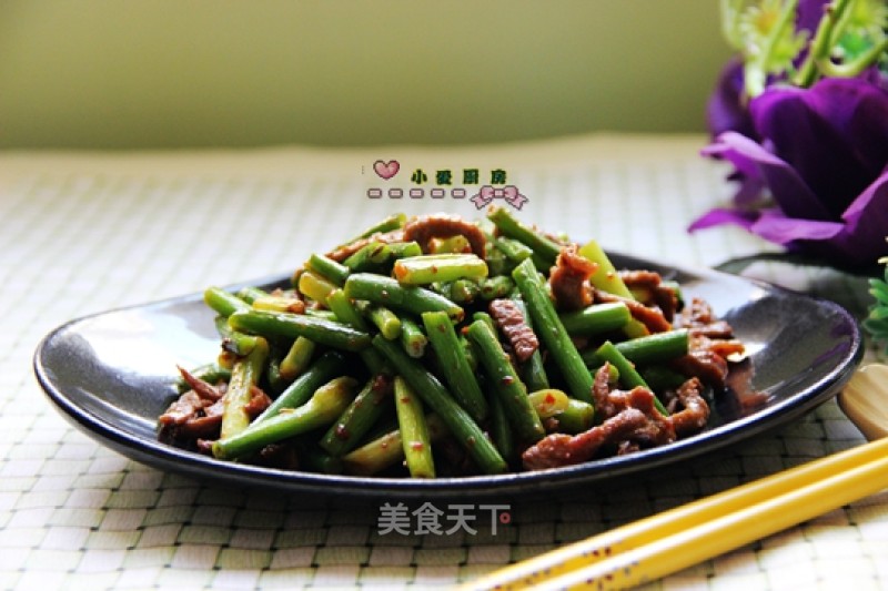 Stir-fried Beef with Garlic Sprouts recipe
