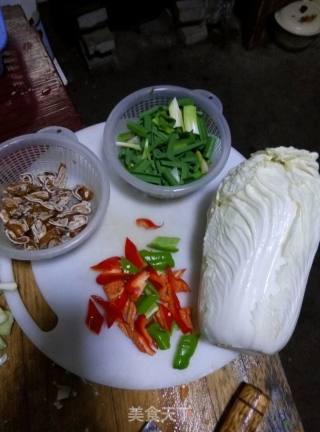 Stir-fried Pig Intestines with Chinese Cabbage recipe