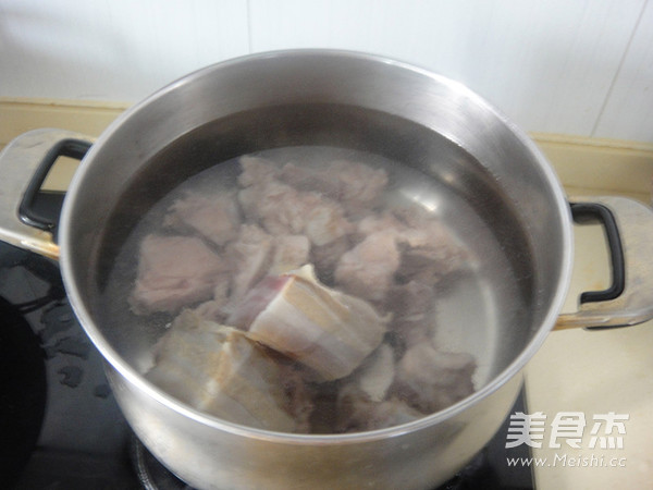 Yam Stewed Pork Bone Soup recipe