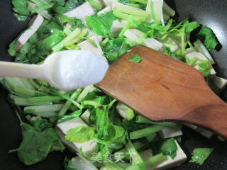 Celery Stir-fried Thousand Pages Tofu recipe