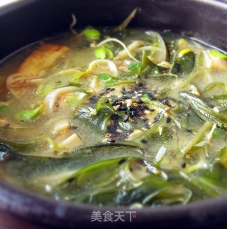 Wakame Bean Sprouts Vegetarian Soup recipe