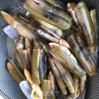 Fried Razor Clam with Leek recipe