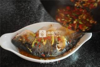 Steamed Crucian Carp with Chopped Chili recipe