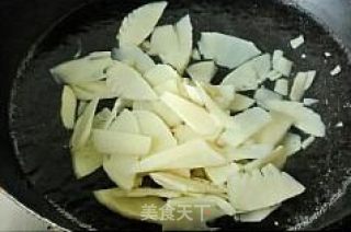 Sliced Double Mushroom and Bamboo Shoots in Oyster Sauce recipe