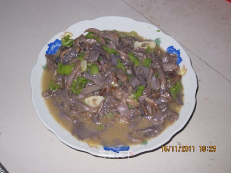 Stir-fried Bamboo Fungus with Green Pepper