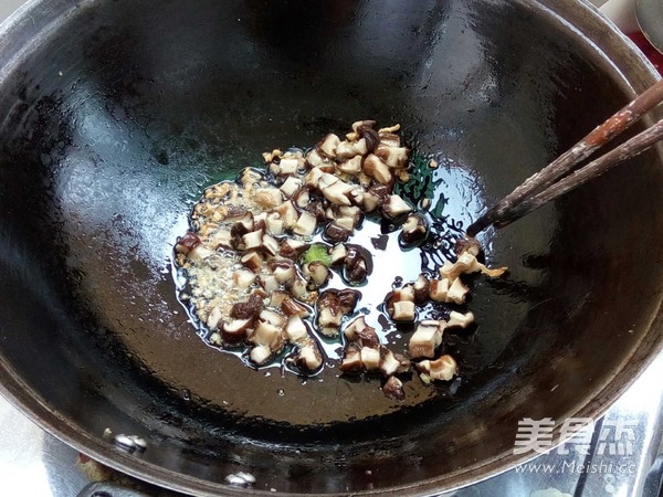 Picking The Tips of Vegetarian Braised Cereals recipe