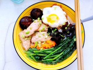 Rice Noodles with Spinach, Mushroom and Chicken Soup recipe