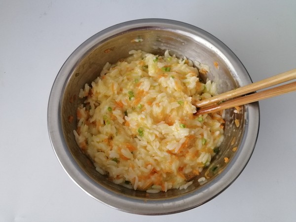 Pan-fried Rice Cracker with Egg recipe