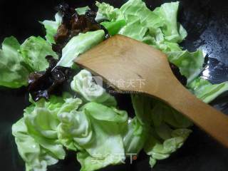 Stir-fried Cabbage with Black Fungus recipe