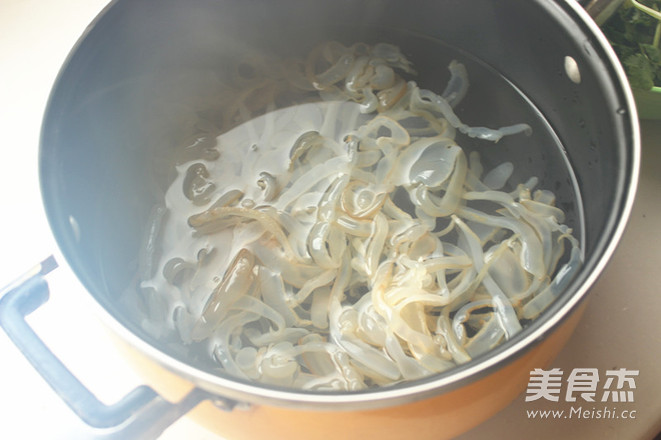 Jellyfish Mixed with Cabbage recipe