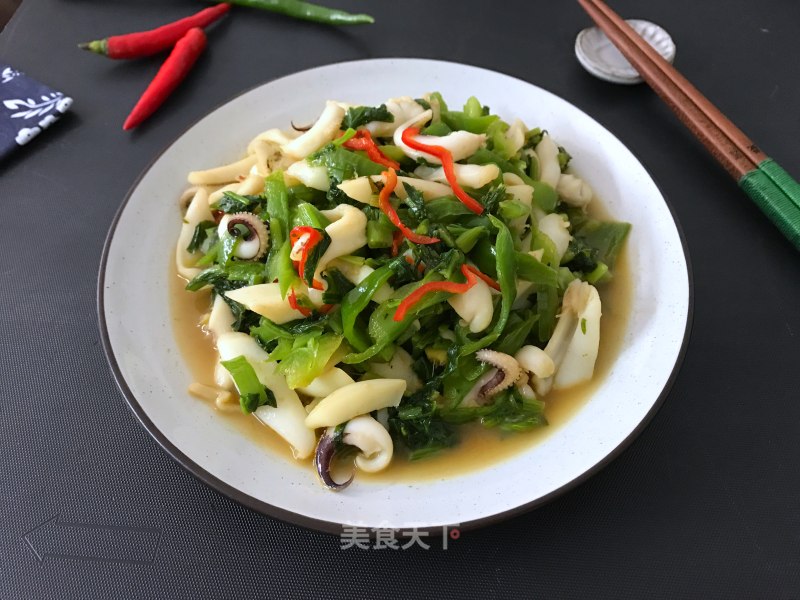 Stir-fried Cuttlefish with Potherb Mustard and Green Pepper recipe