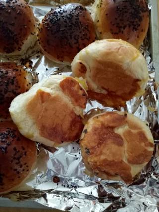 Black Sesame Meal Buns recipe