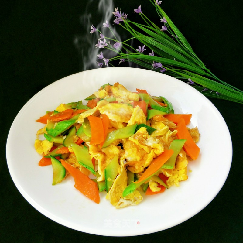Scrambled Eggs with Cucumber and Carrots recipe