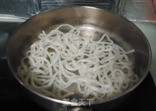 Fish Cake and Basil Boiled Udon recipe