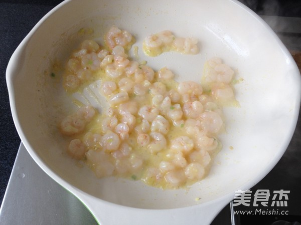 Fried Shrimp with Corn and Peas recipe