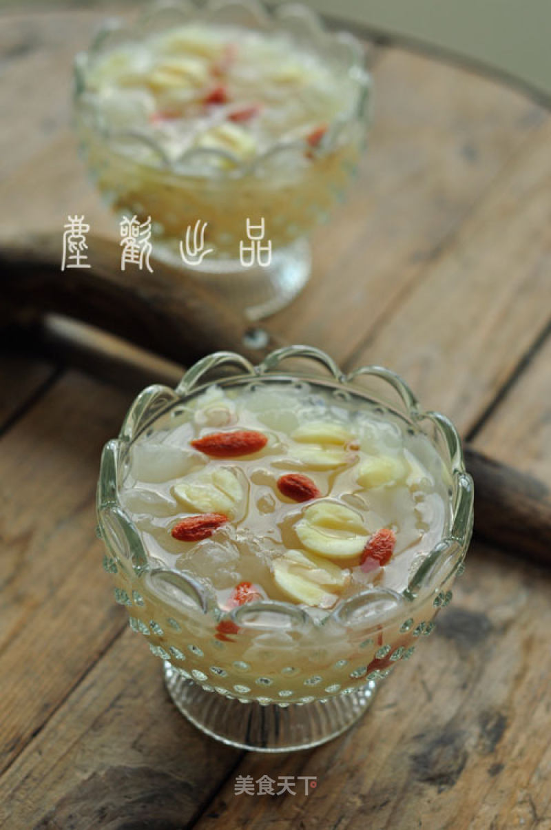 Saponin Rice, White Fungus and Lotus Seed Soup