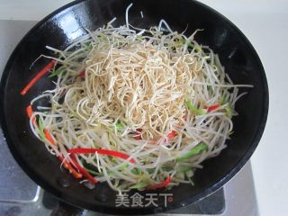 Bean Sprouts Stir-fried Dry Shreds recipe