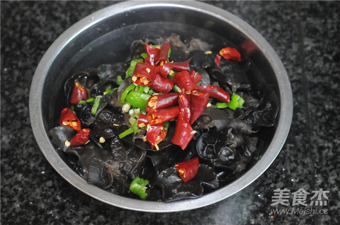 Vinegar Mixed Black Fungus recipe