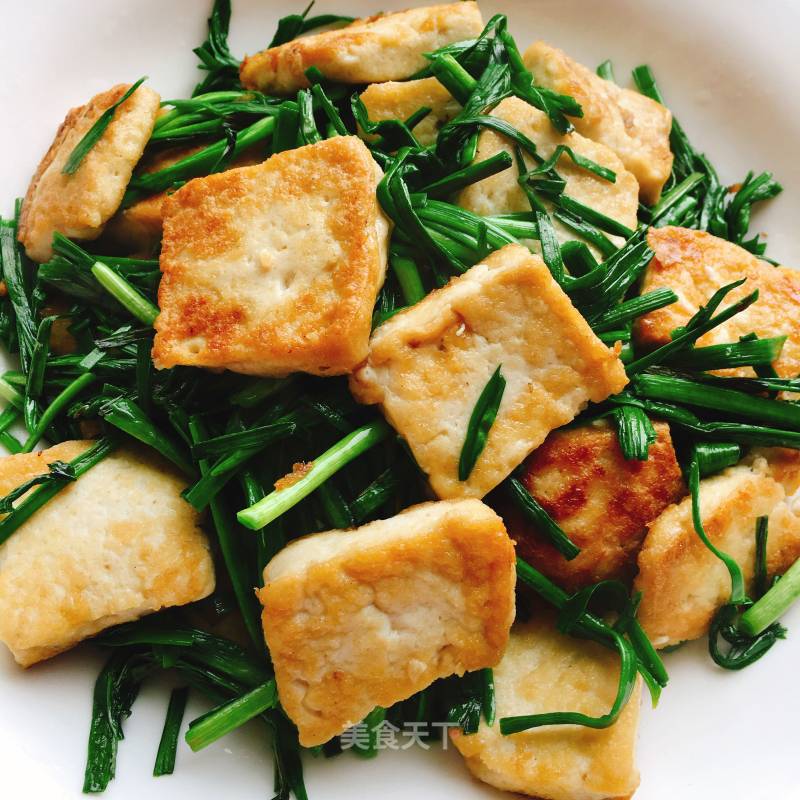 Stir-fried Tofu with Green Garlic recipe