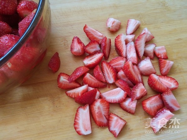 Strawberry Pulp Yogurt recipe