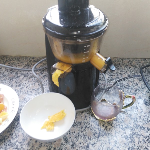 Supplement Vitamin C to Prevent Allergies and A Cup of Freshly Squeezed Juice recipe