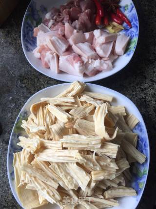 Fried Pork with Yuba recipe