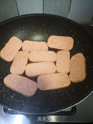 Pan-fried Luncheon Meat recipe