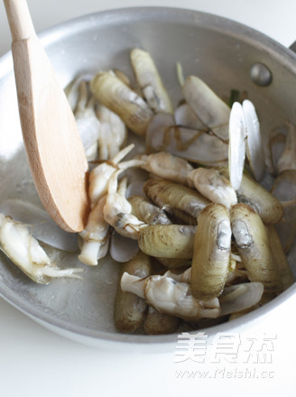 Stir-fried Razor Clams recipe