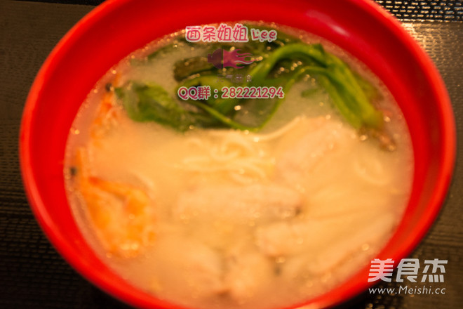 The New Favorite of Shanghai Noodle Restaurants-yellow Fish Noodles recipe