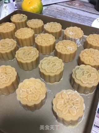 Cantonese-style Moon Cakes recipe