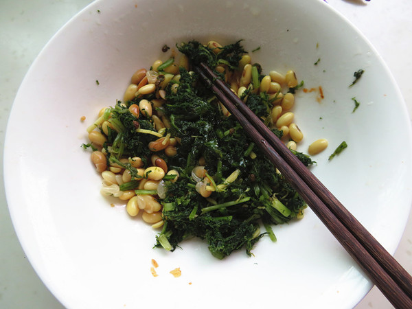 Mustard Greens Mixed with Soybeans recipe