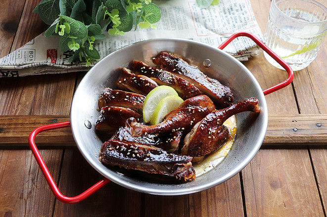 Lime-flavored Five-flavor Roasted Duck Leg recipe