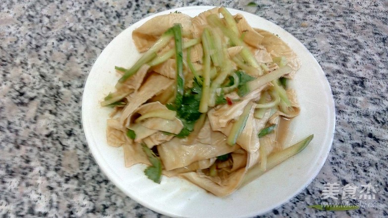 Cucumber Mixed with Bean Curd recipe