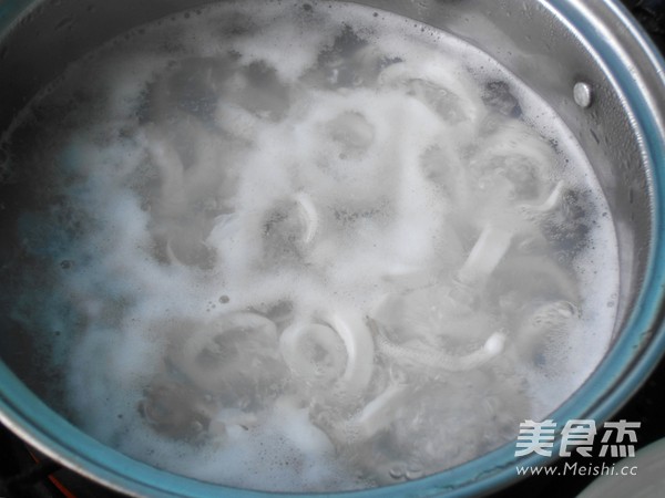 Steamed Golden Needle Squid Rings recipe