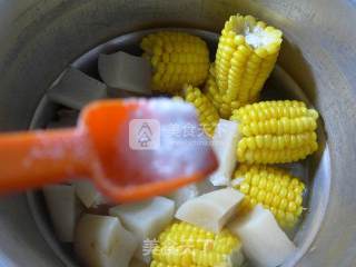 Corn and Carrot Trotter Soup recipe