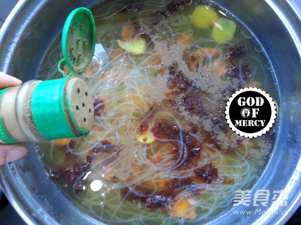 Seaweed and Scallop Pork Soup recipe