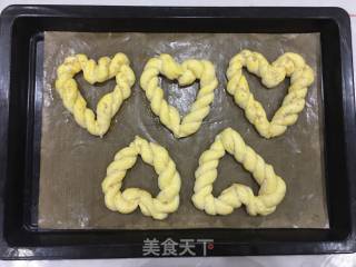 #aca Fourth Session Baking Contest# Making Erotic Bread with Braided Hearts recipe