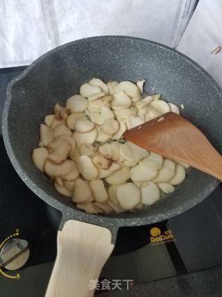 Fried Egg with Green Onion and Oyster Mushroom recipe