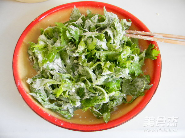 Steamed Celery Leaves with Garlic recipe