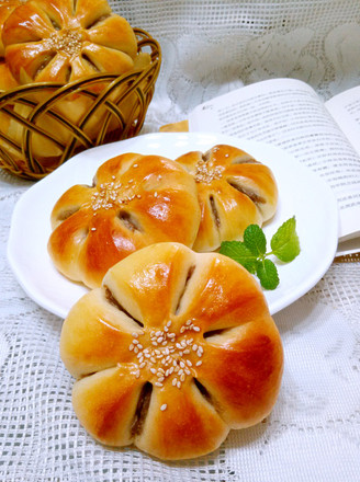 Chestnut Puree Flower Bread