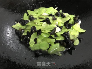 Black Fungus Lettuce Meat Slices recipe