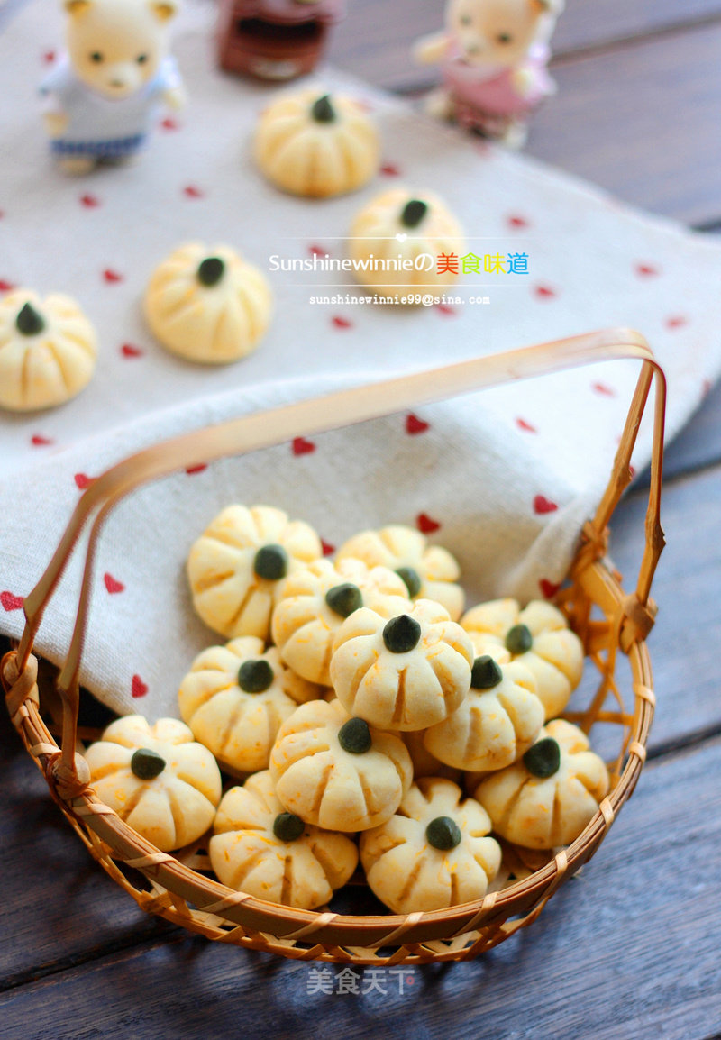 Simple Shape is More Cute---pumpkin Biscuits recipe
