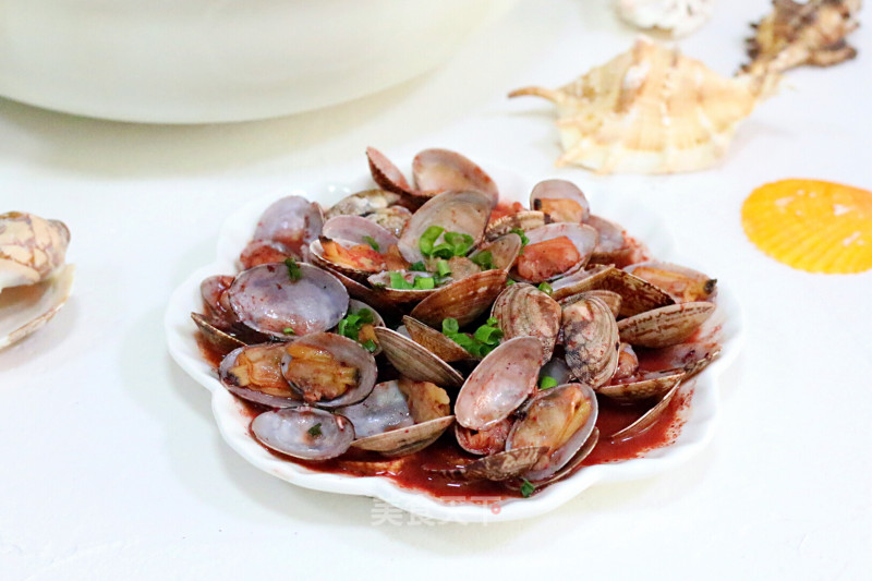 Stir-fried Clam with Red Grain recipe