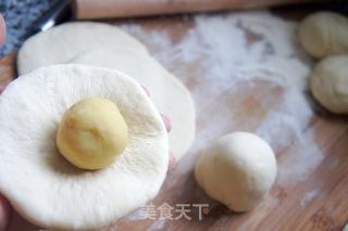 White Noodle Bun with Mung Bean Paste recipe