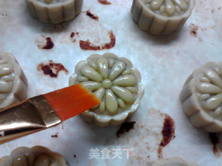 Creamy Chestnut Paste Mooncakes recipe