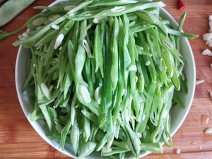 Stir-fried Bean Curd Shreds with Sauce ~ A Home-cooked Dish that is More Delicious Than Meat recipe