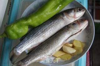 Grilled Small Crucian Carp with Green Pepper recipe